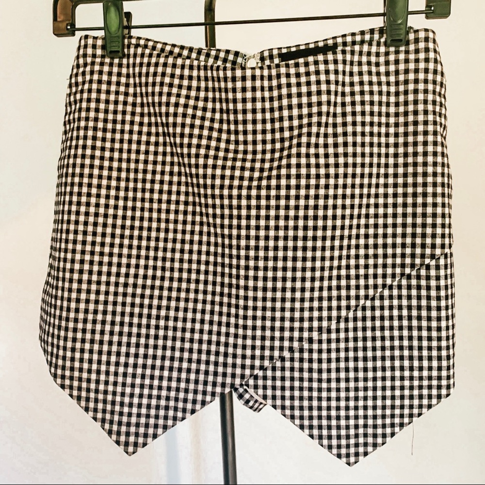 ✂️SOLD ✂️ High-waisted gingham print skort